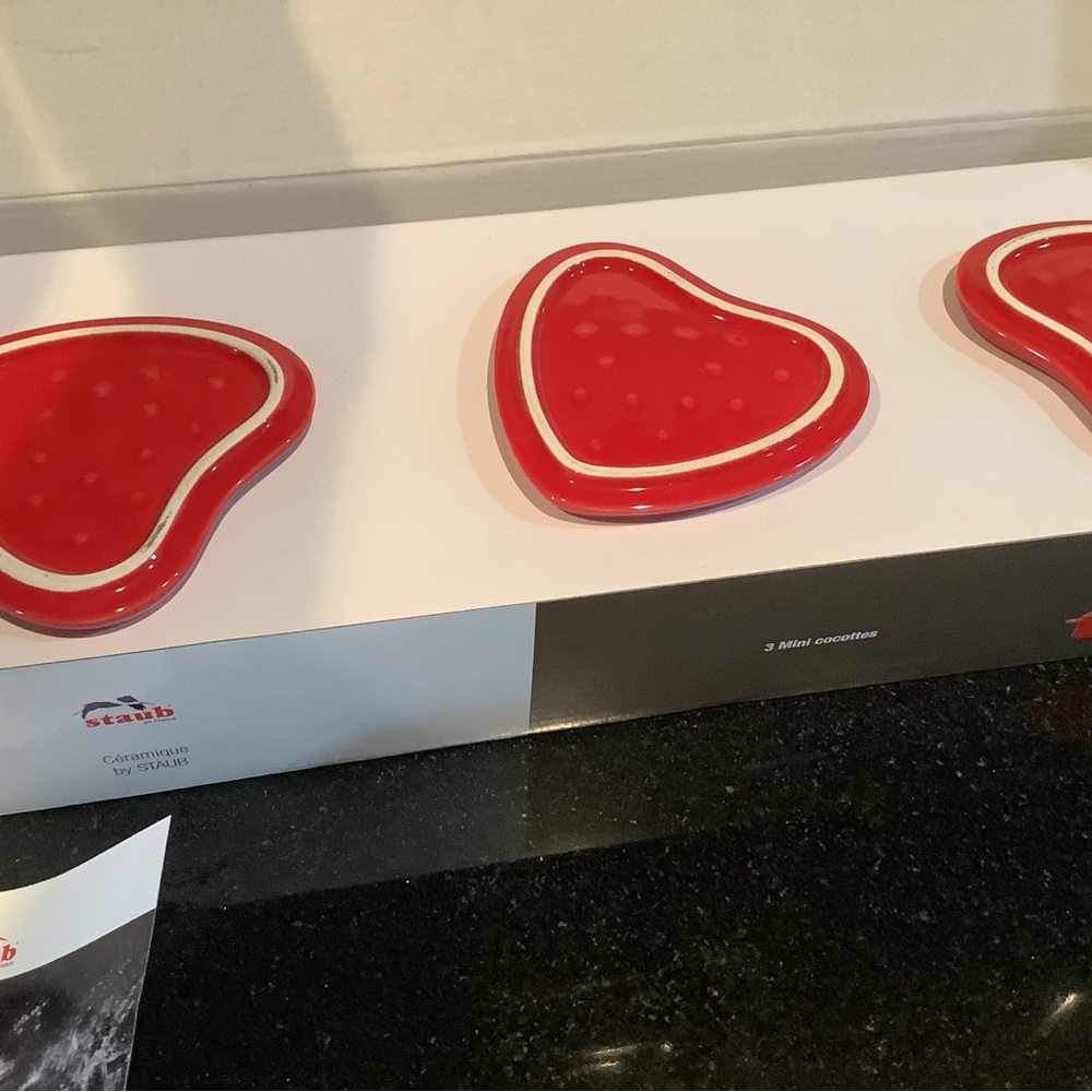 Staub Mini Cocottes Heart Shaped Red Set of 3 NEW 4’ ( Have 3 sets)